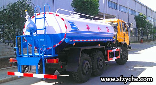 東風(fēng)六驅(qū)沙漠綠化車