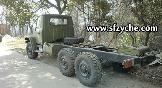 東風240軍車EQ2082E6D