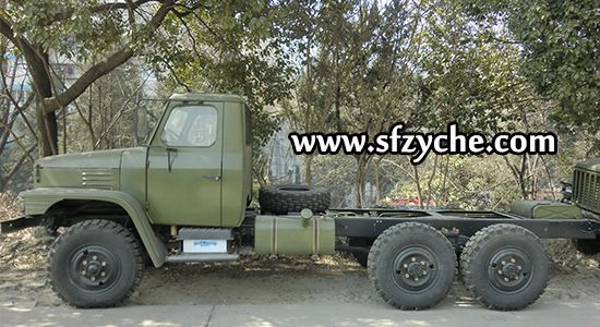 東風240軍車EQ2082E6D