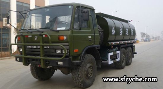 6驅(qū)越野油罐車