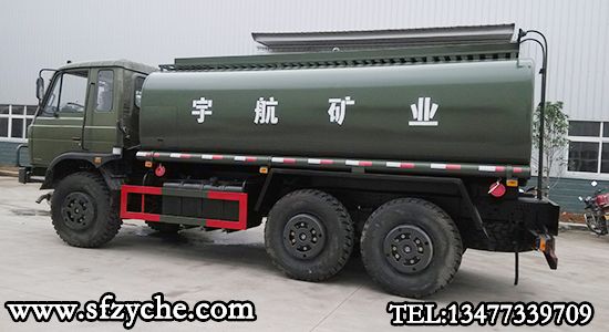 六驅(qū)越野運(yùn)油車