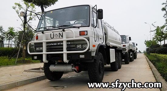 東風(fēng)六驅(qū)維和部隊(duì)運(yùn)油車