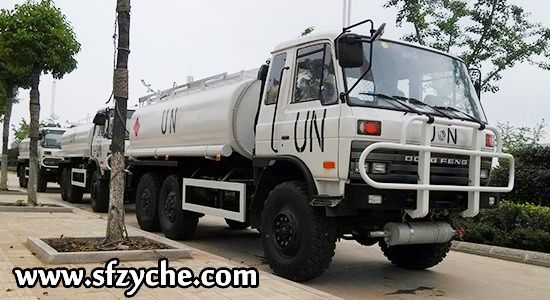 東風(fēng)六驅(qū)維和部隊(duì)運(yùn)油車