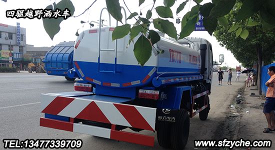 東風(fēng)小霸王四驅(qū)灑水車