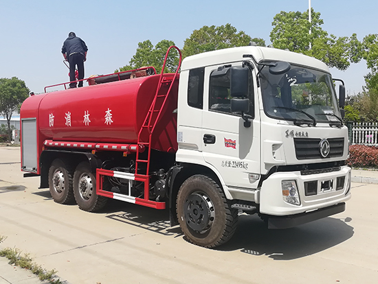 東風(fēng)新款六驅(qū)越野森林消防車