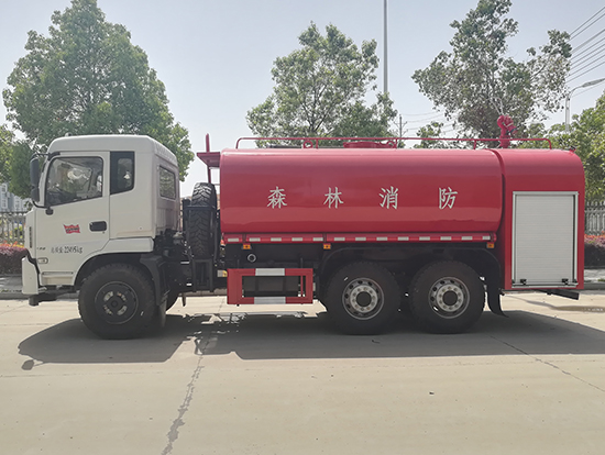 東風(fēng)新款六驅(qū)越野森林消防車