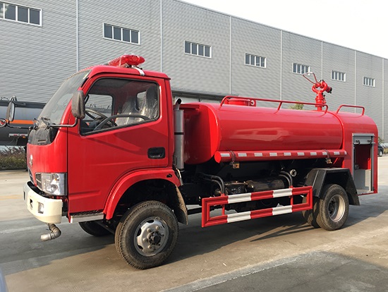 東風(fēng)小霸王四驅(qū)森林消防水罐車