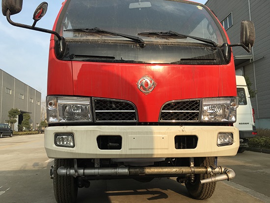 東風(fēng)小霸王四驅(qū)森林消防水罐車