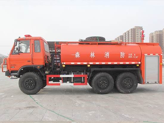 東風老款六驅(qū)越野8方消防灑水車