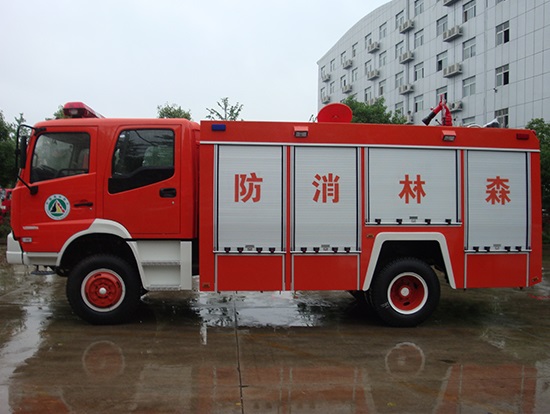 東風(fēng)天錦四驅(qū)越野水罐消防車