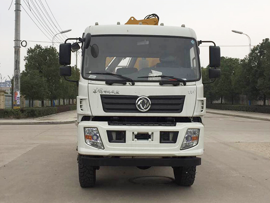 東風(fēng)國(guó)五六驅(qū)徐工折臂越野隨車(chē)吊