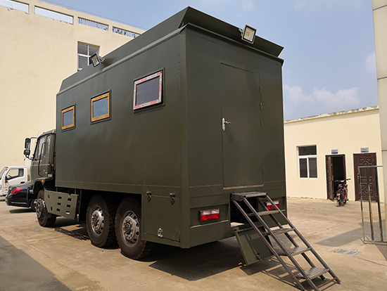 多士星牌JHW5100XCCE型六驅越野餐車