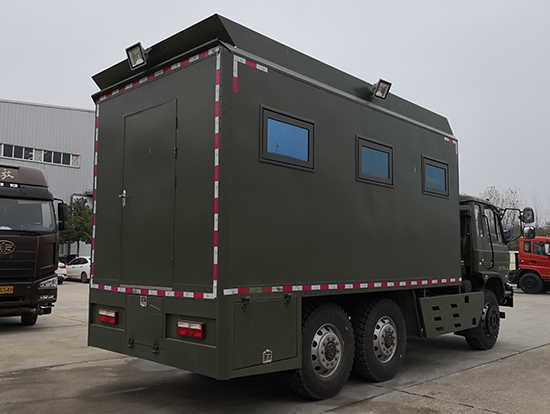 多士星牌JHW5100XCCE型六驅越野餐車