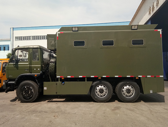 東風(fēng)六驅(qū)越野自行式炊事車