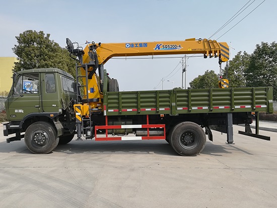 東風國五四驅越野隨車吊