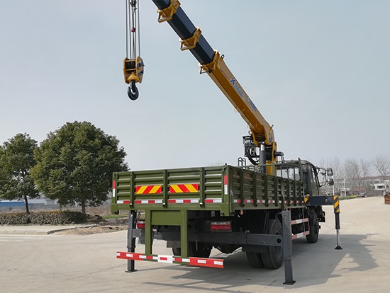 東風國五四驅越野隨車吊