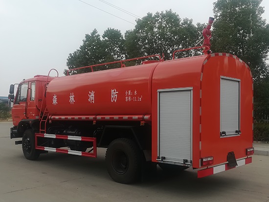 東風(fēng)四驅(qū)越野森林消防水罐車