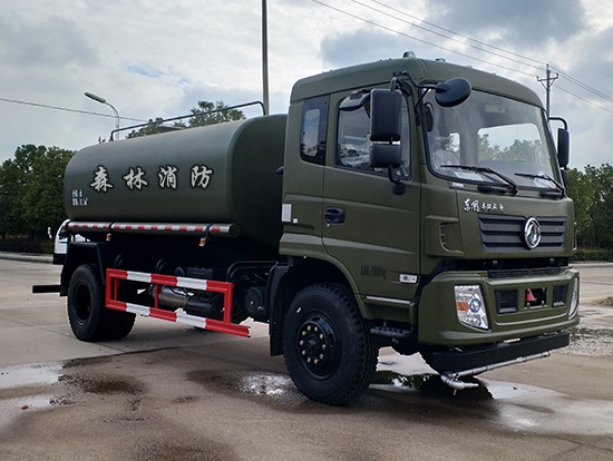 東風(fēng)四驅(qū)灑水車