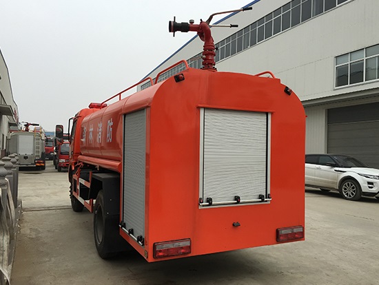 東風(fēng)大多利卡森林消防灑水車