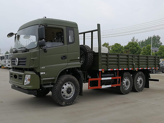 東風(fēng)六驅(qū)越野卡車