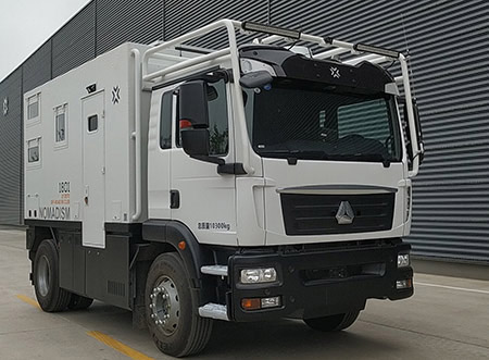 重汽豪沃T5G高端藍(lán)牌越野房車(chē)