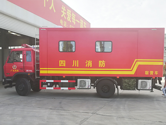 20人自行式宿營車(4×4)驅(qū)動