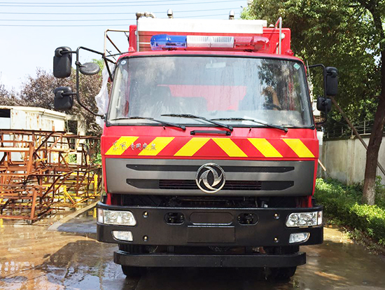 300人自行式炊事車(4×4)驅(qū)動