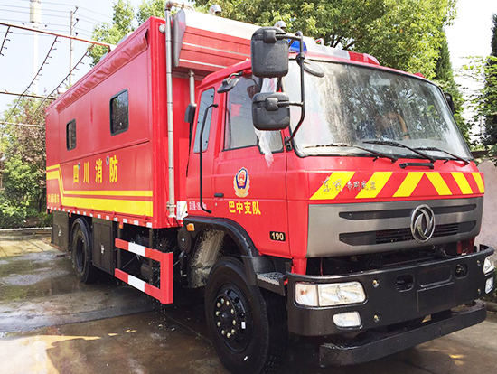 300人自行式炊事車(4×4)驅(qū)動