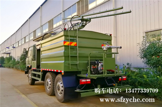 東風六驅太陽能光伏板清洗車