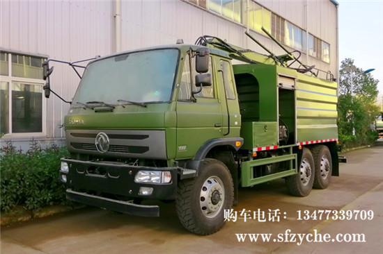 東風六驅太陽能光伏板清洗車