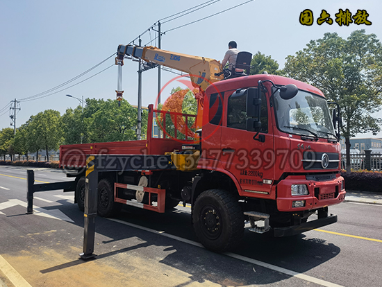 東風(fēng)8噸沙漠越野隨車吊